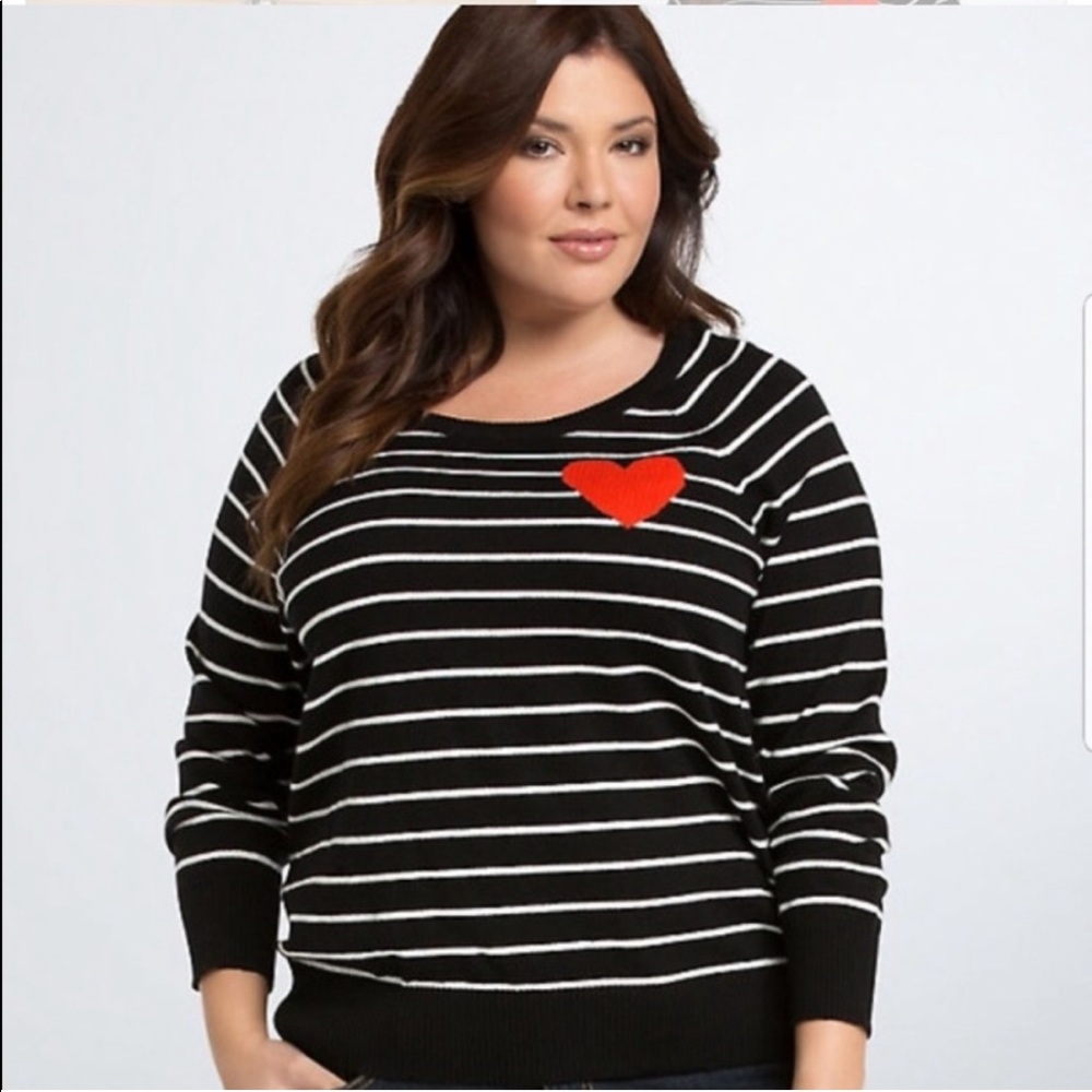 Torrid Striped Sweater Heart Detail Black and White Size 2 / 2XL / 18/20